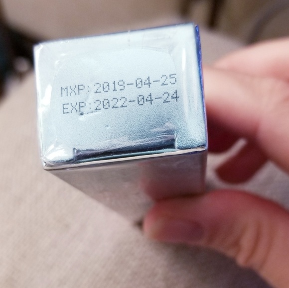 💋NEW! Mermaid Lip Gloss Lipstick - Picture 6 of 6